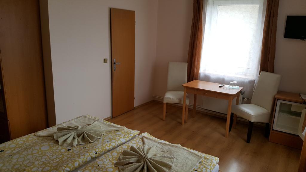 Pension U Dubu Františkovy Lázně Exterior foto
